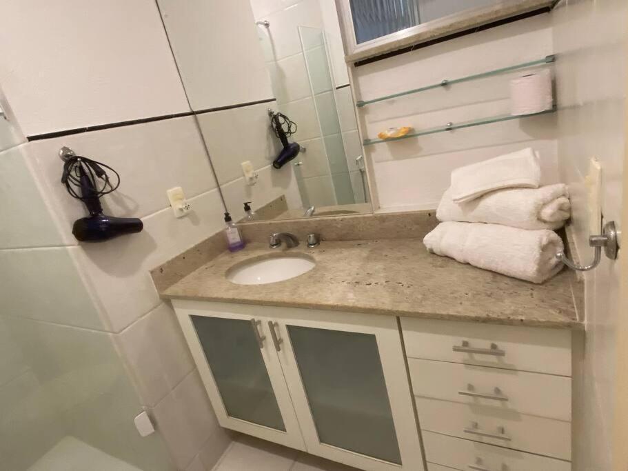 De 2 Quartos Em Ipanema *