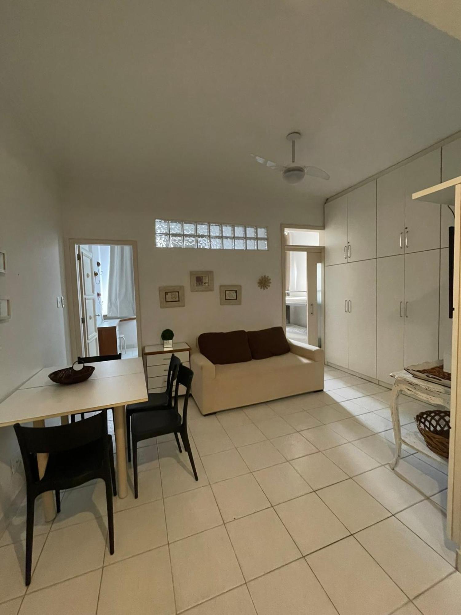 De 2 Quartos Em Ipanema *