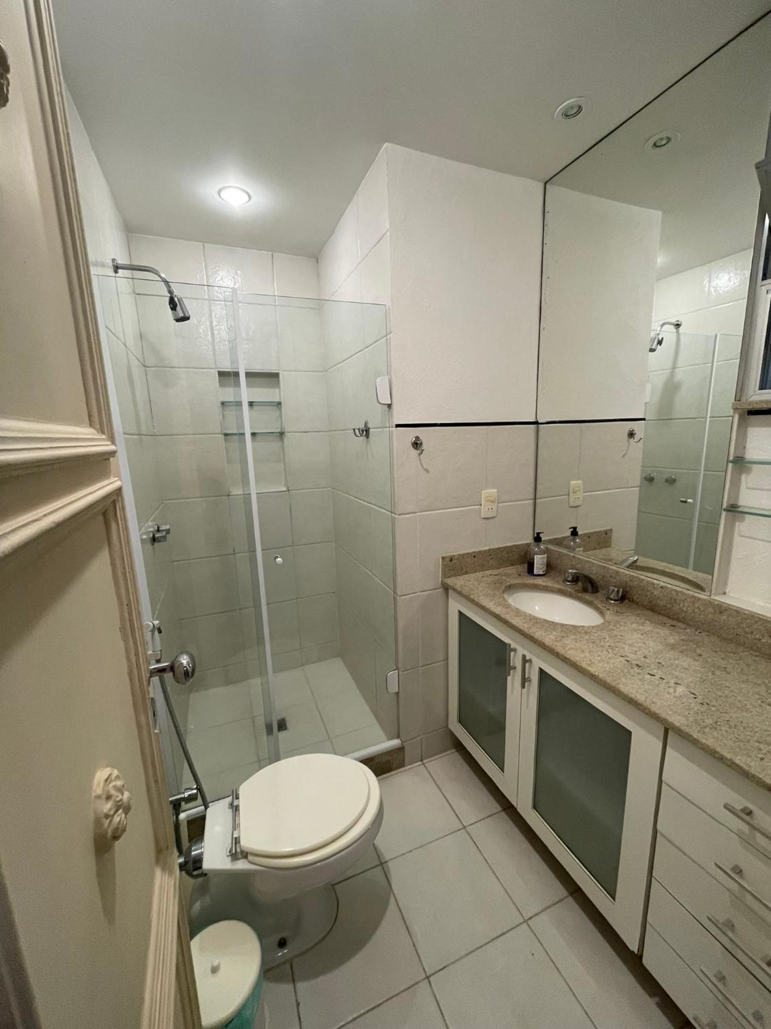 Apartamento De 2 Quartos Em Ipanema *